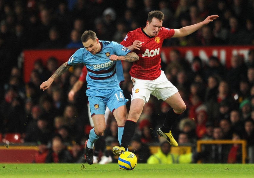 开云足球-赛地聚焦——足总杯转会期热度飙升，摩纳哥更衣室发声，气氛紧张，轮换策略成焦点的简单介绍