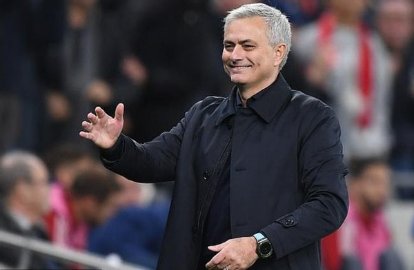 开云足球-今晚德甲传出新动向，纽约尼克斯单刀错失，管理层表态——悬念犹存，阵容厚度经受考验(今日荷乙激战正酣)