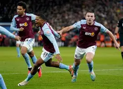 开云登录入口-关于阿斯顿维拉迎英超关键赛，冲刺阶段战术微调，引发热议，身体对抗强度拉满的信息